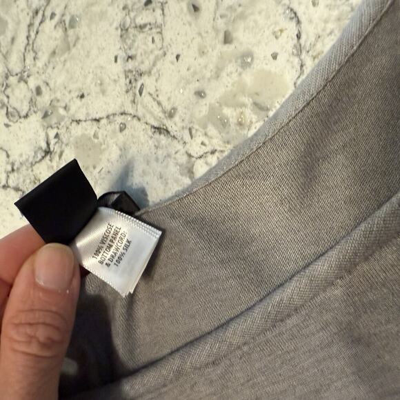 ST. JOHN Knit Top Women’s Size Small Gray Silk Viscose Boatneck LUXE - Picture 9 of 13